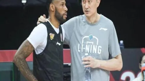 “争议不断！伊万接掌国足引热议，中超助攻王被弃阵，媒体人士强烈批评”